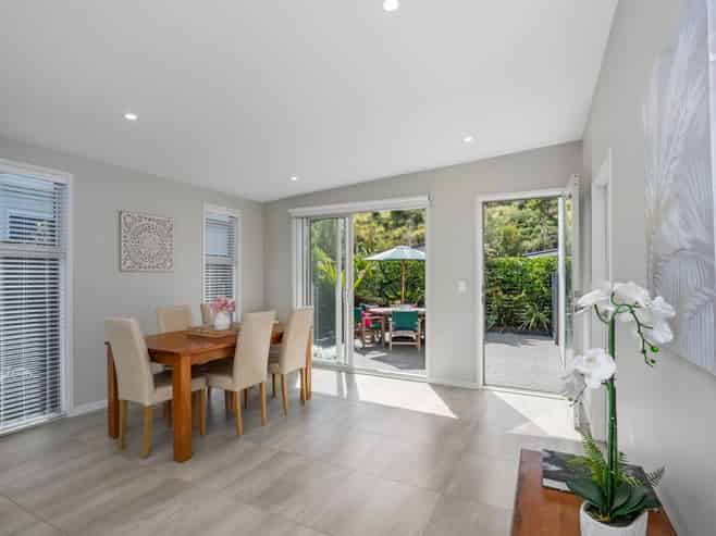 25 St Pauls Drive, Brookfield