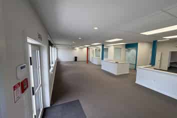 Offices for lease – 1105 Plunket Street
