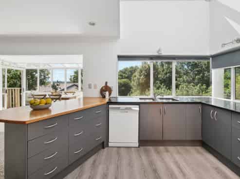 10/674L Ranginui Road, Welcome Bay