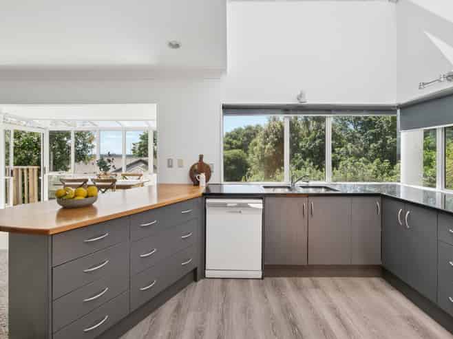 10/674L Ranginui Road, Welcome Bay