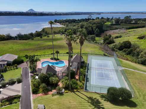 10/674L Ranginui Road, Welcome Bay