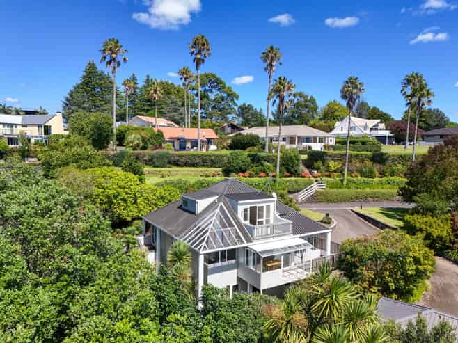 10/674L Ranginui Road, Welcome Bay