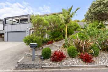 14 Charlotte Way, Raumati South