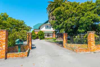 168 North Street, West End