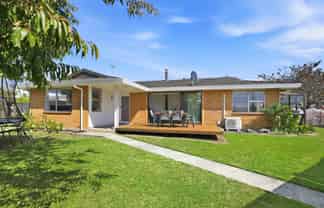 44 Matua Road, Matua