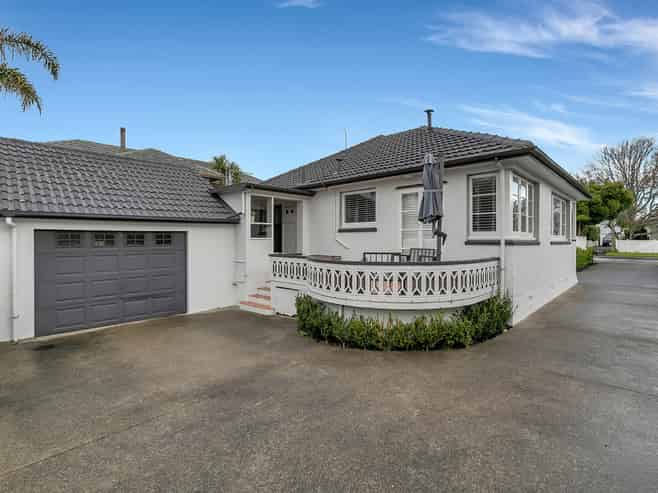 4 Birkley Road, Bayswater