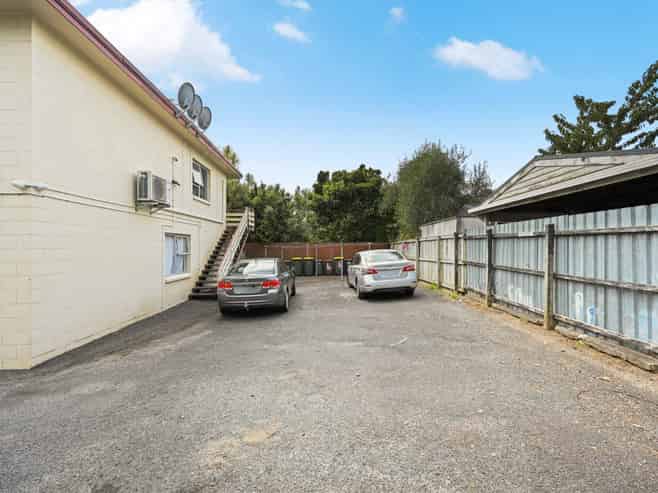 1-6/16 Myrtle Street, Hamilton East