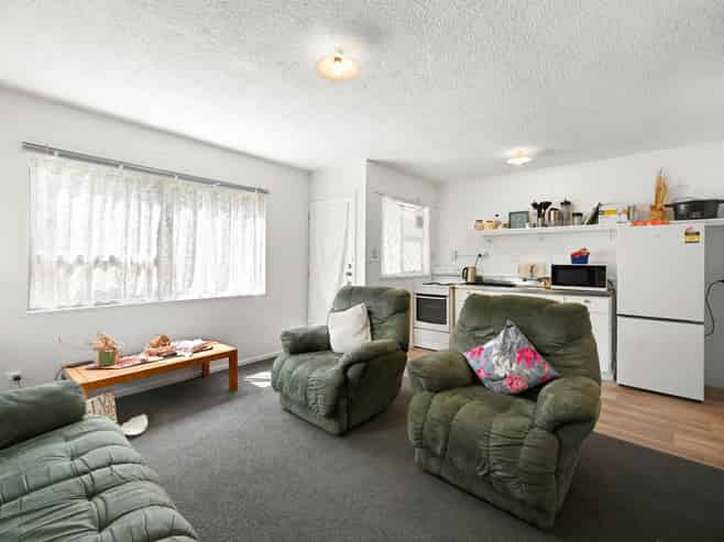 1-6/16 Myrtle Street, Hamilton East