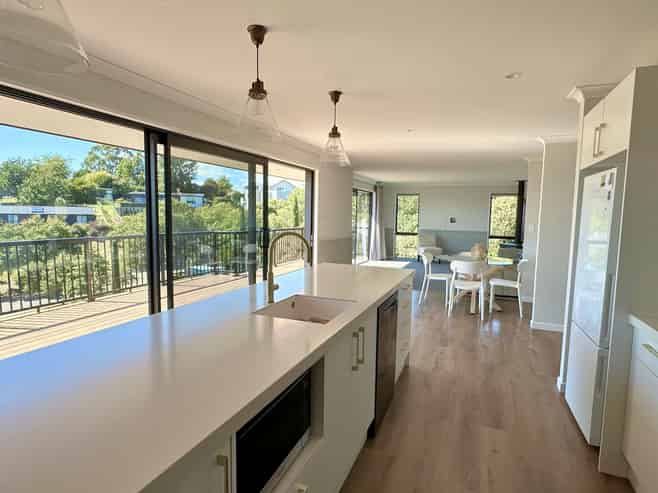 6 Lake View Place, Fairhall