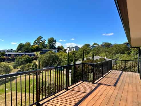 6 Lake View Place, Fairhall