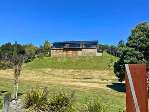 6 Lake View Place, Fairhall