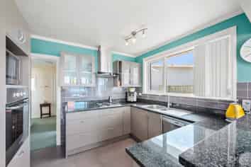 21 Acacia Avenue, Maungaraki