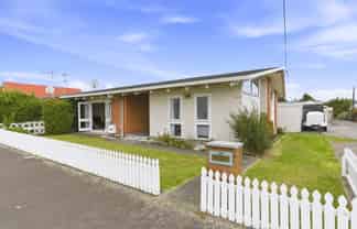 556 Queen Street East, Levin