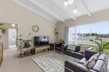 556 Queen Street East, Levin