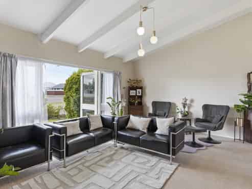 556 Queen Street East, Levin