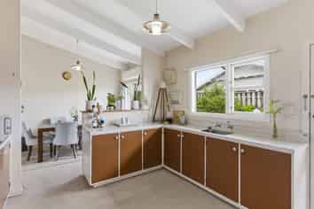 556 Queen Street East, Levin