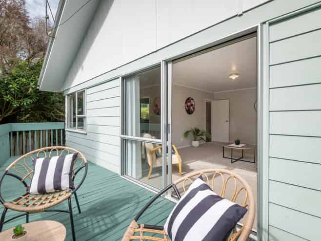 98 Spinella Drive, Bayview