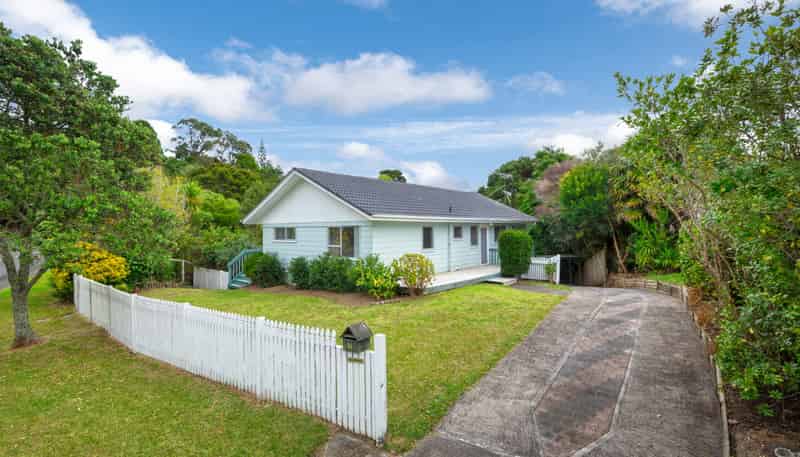 98 Spinella Drive, Bayview