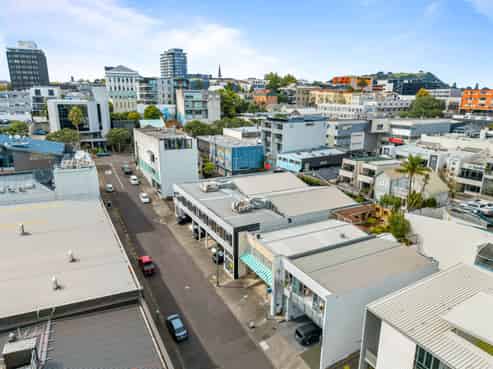 Newton standalone on 912sqm Mixed Use land