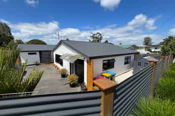15 Mataroa Road, Mount Wellington
