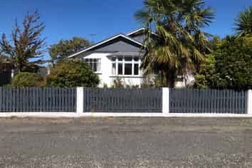 104 Chalmers Avenue, Hampstead