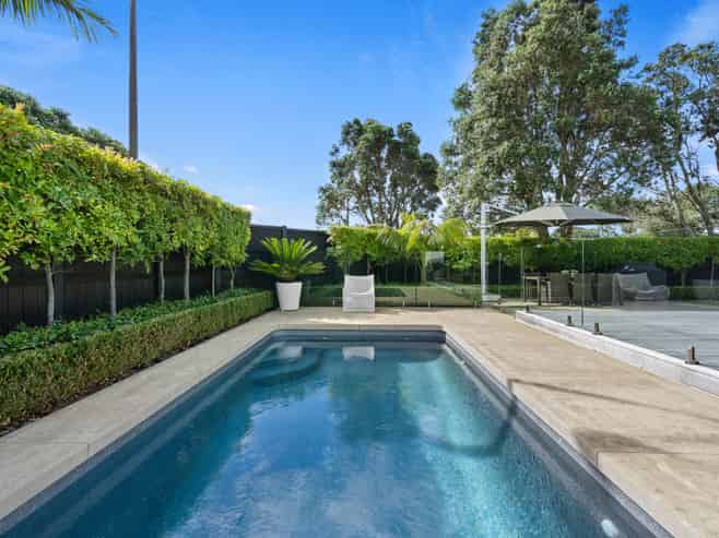 52 Walton Street, Red Beach