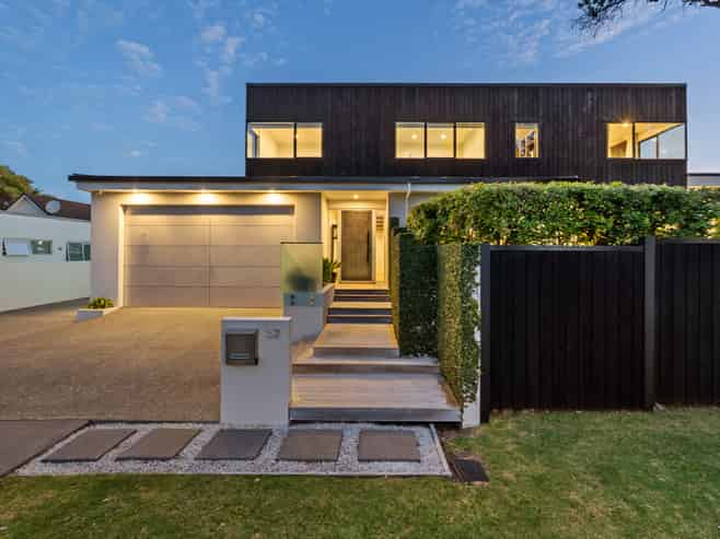 52 Walton Street, Red Beach