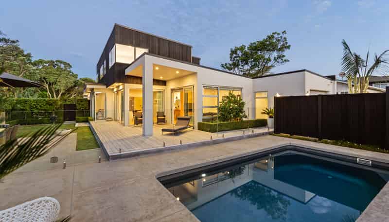 52 Walton Street, Red Beach