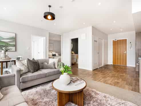 307/14 Laings Road, Hutt Central