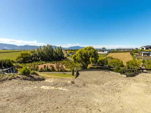 8 Lake View Place, Fairhall