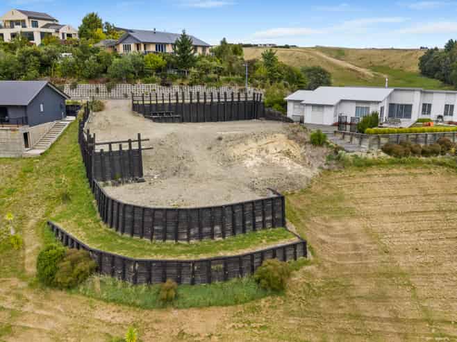 8 Lake View Place, Fairhall