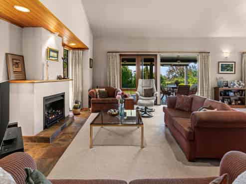 33 Hikanui Drive, Havelock North