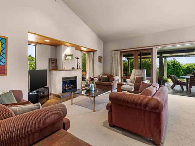 33 Hikanui Drive, Havelock North