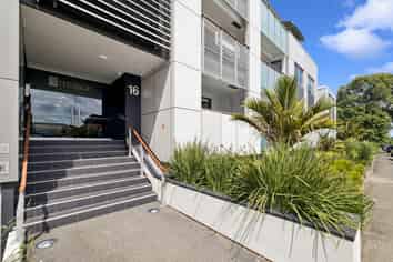107/16 Huron Street, Takapuna