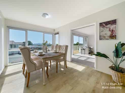 1&2/114 Eban Avenue, Hillcrest