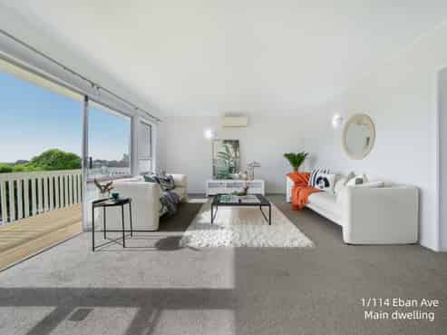 1&2/114 Eban Avenue, Hillcrest