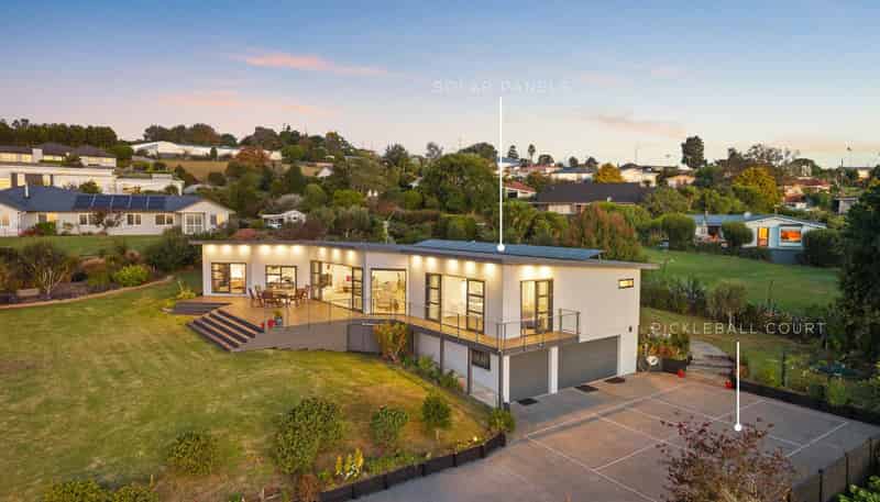 13 Bernora Crescent, Bombay