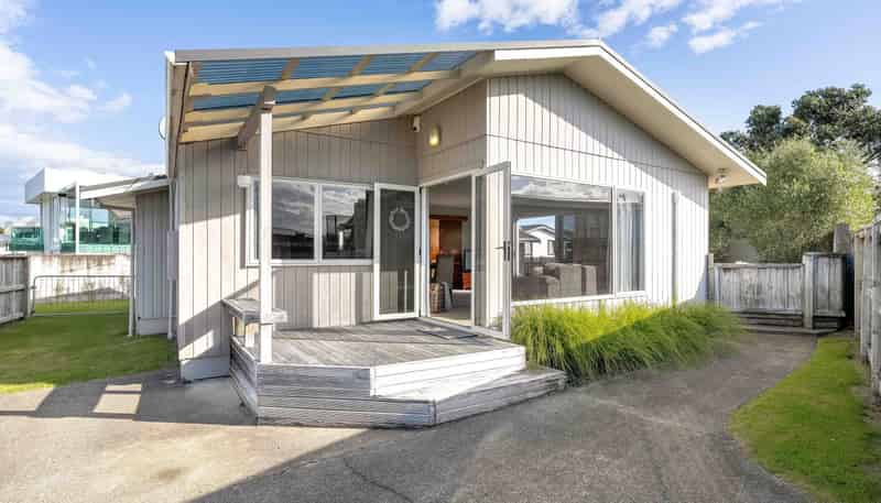 303B Beach Road, Whangamata
