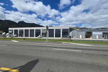 Ideal Tradies Lockup