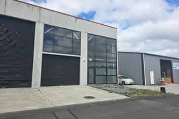 Ideal Tradies Lockup