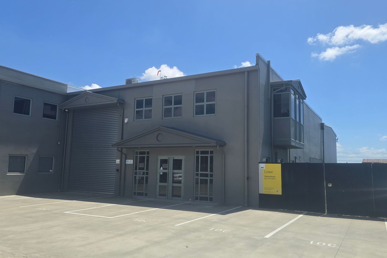Convenient Industrial Warehouse Unit - Aanzicht 2