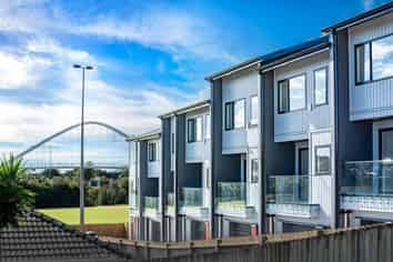 2,3,4/21 Valonia Street, New Windsor