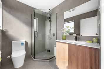 2,3,4/21 Valonia Street, New Windsor