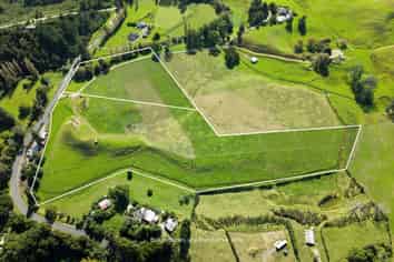 1277 Oruru Road, Peria