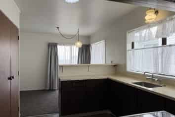 1/75A West Coast Road, Glen Eden