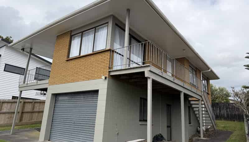 1/75A West Coast Road, Glen Eden