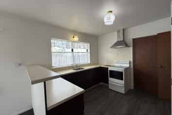 1/75A West Coast Road, Glen Eden