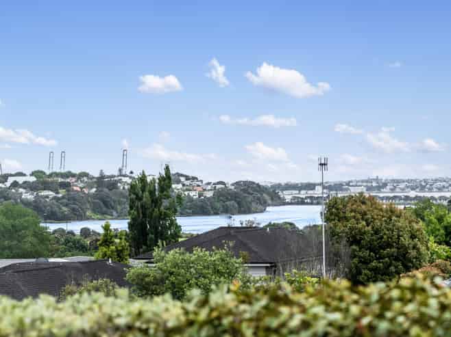 10 and 10A Glenbrook Street, Remuera