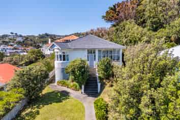 13 Brighton Street, Island Bay