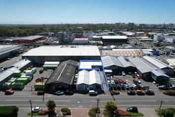270sqm Addington warehouse, yard and 3 roller doors 